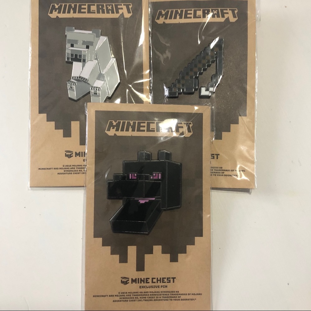 Minecraft Minechest  exclusive collectors pin